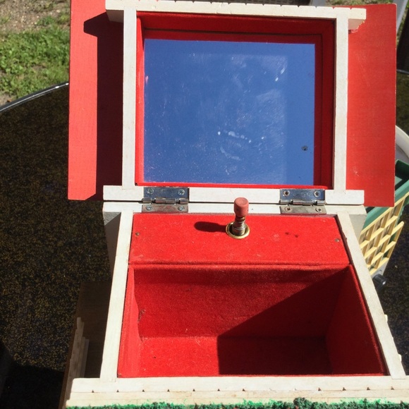 Music Jewelry Box Swiss Chalet Adorable PLAYS - Picture 3 of 16